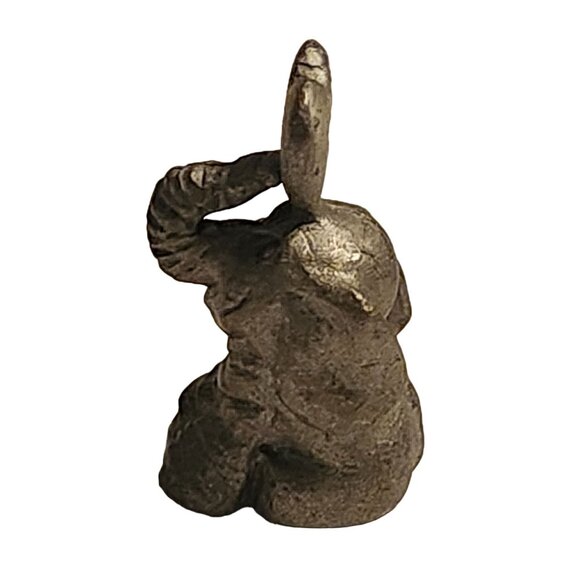 Spoontiques 1991 Miniature Pewter Elephant Figurine Holding Heart P148 - Picture 4 of 9